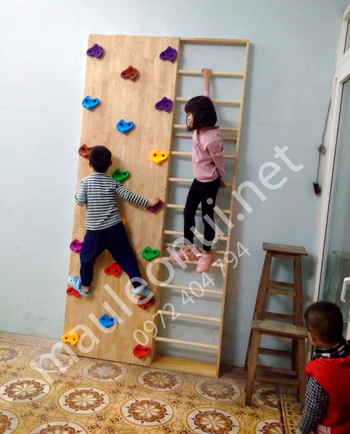 Vách leo núi kết hợp thang